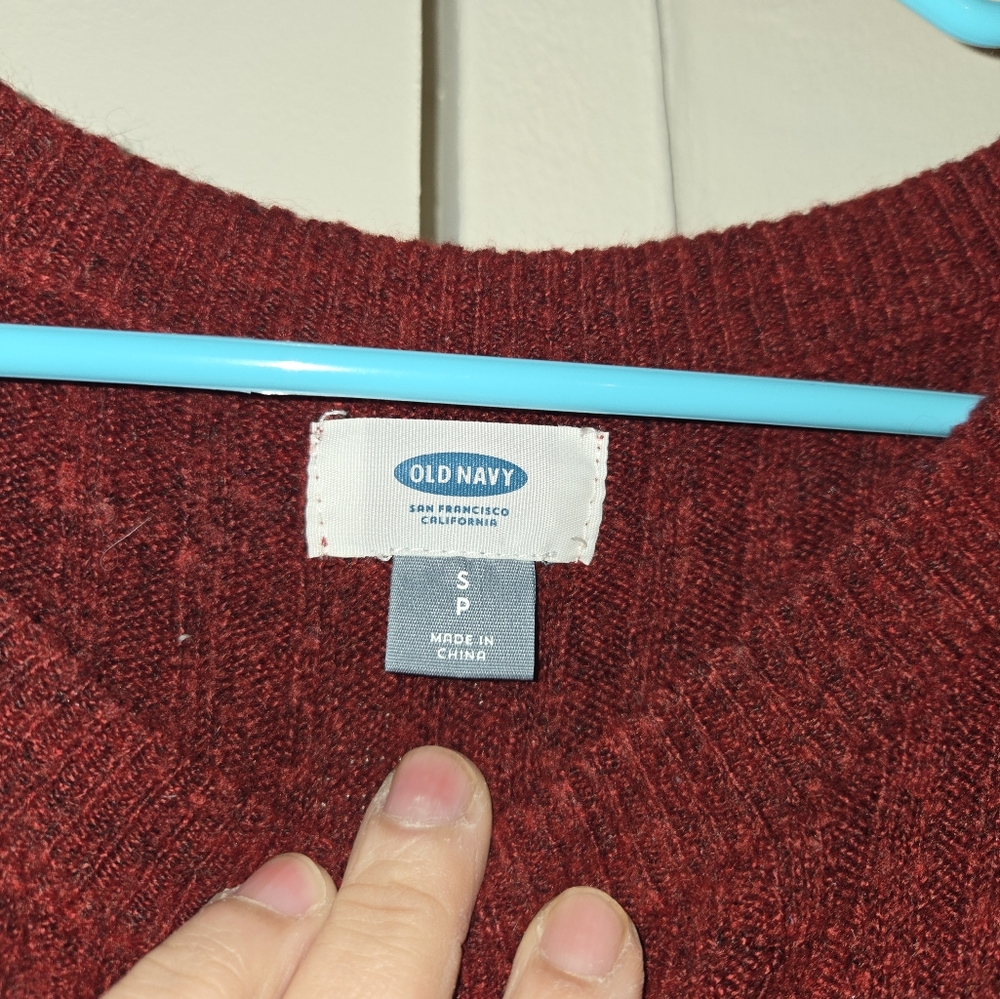 Old Navy Women's Burgundy Sweater